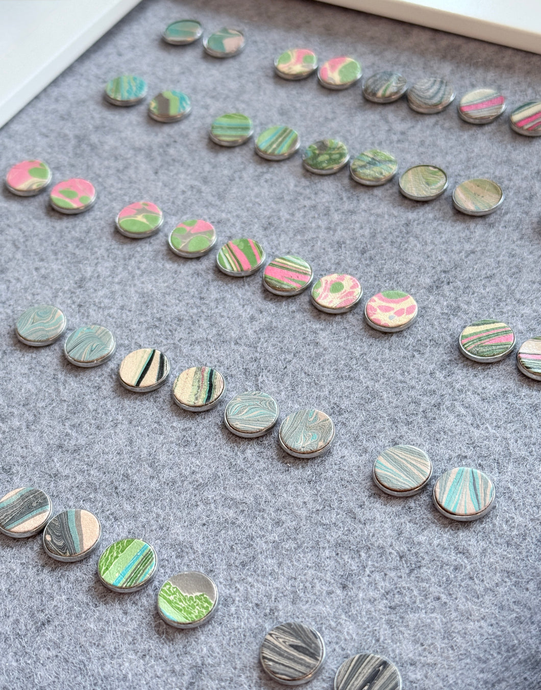STUD EARRINGS